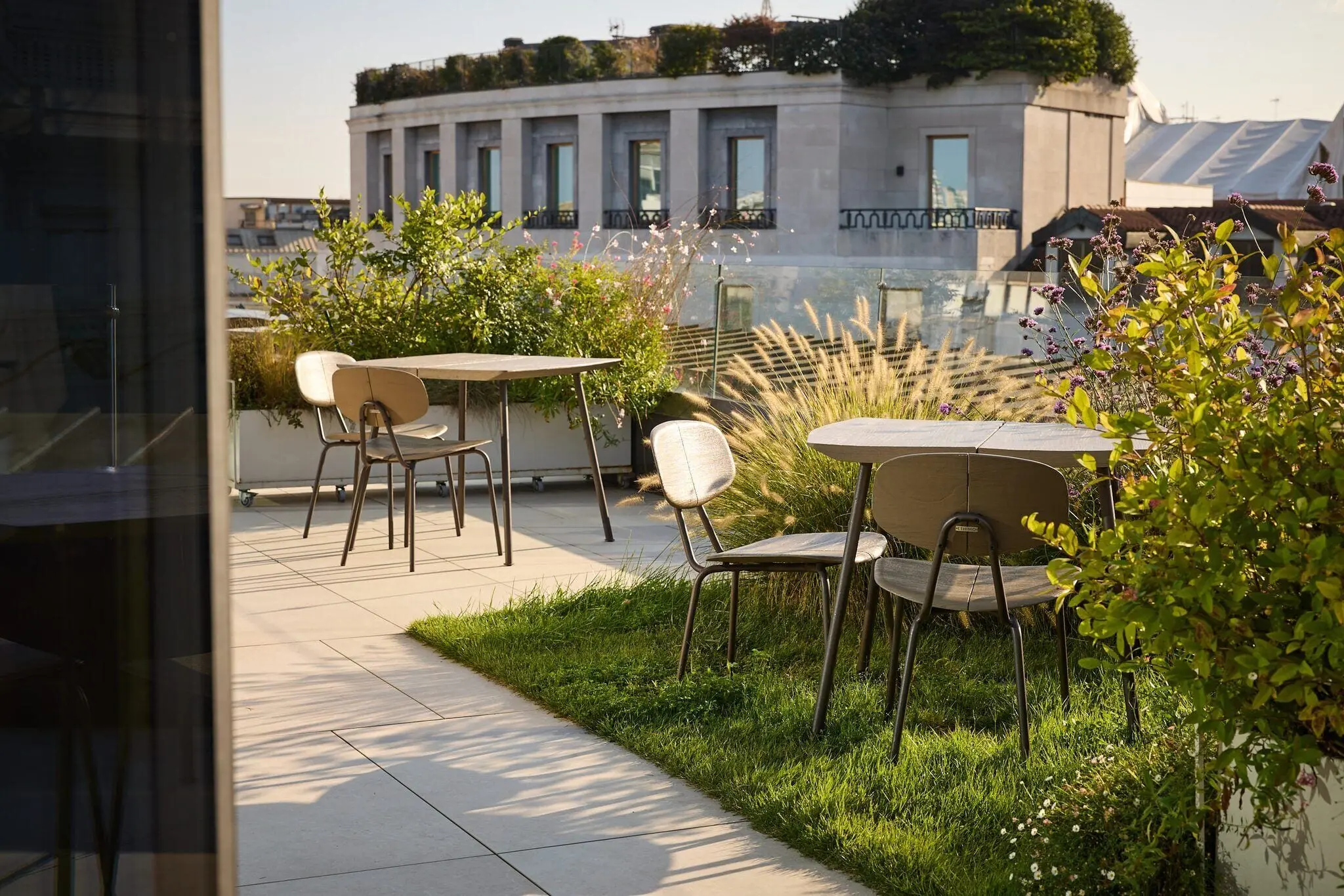 Aperitivo sul rooftop di Horto con vista sul Duomo di Milano — 1